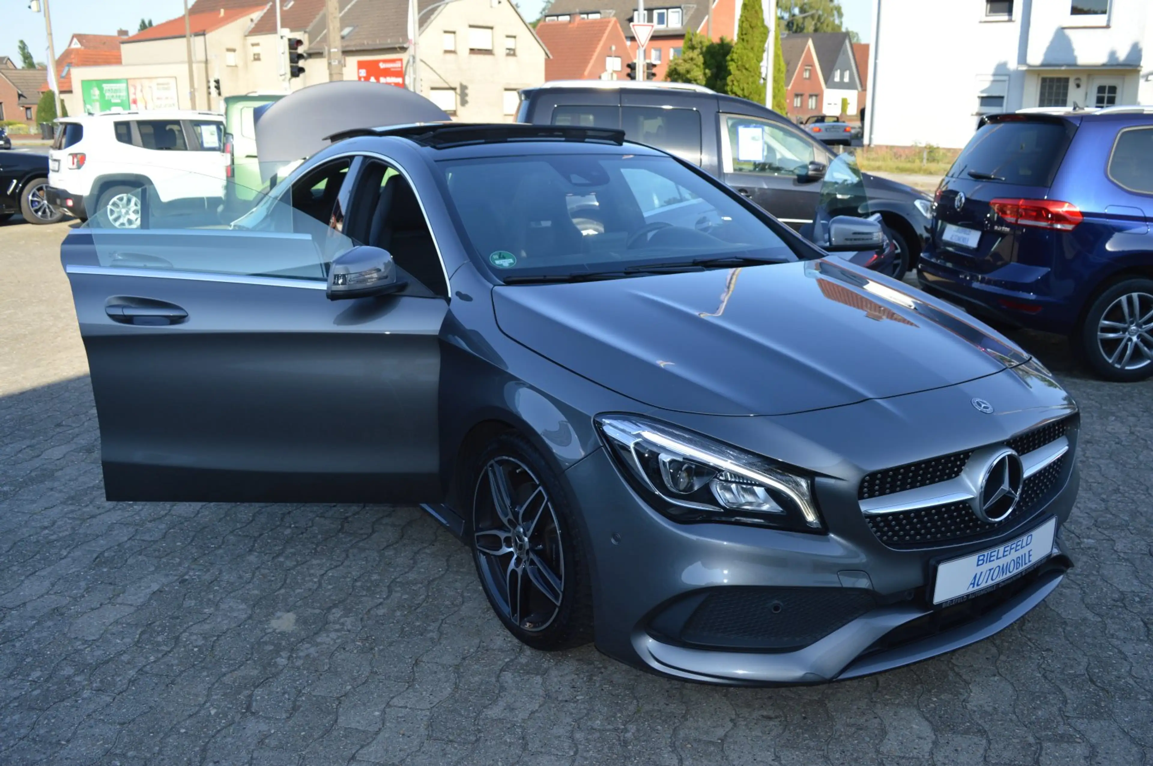 Mercedes-Benz CLA 220 4Matic Coupe 7G-Tronic AMG Line Pano/LED/Navi/Soun