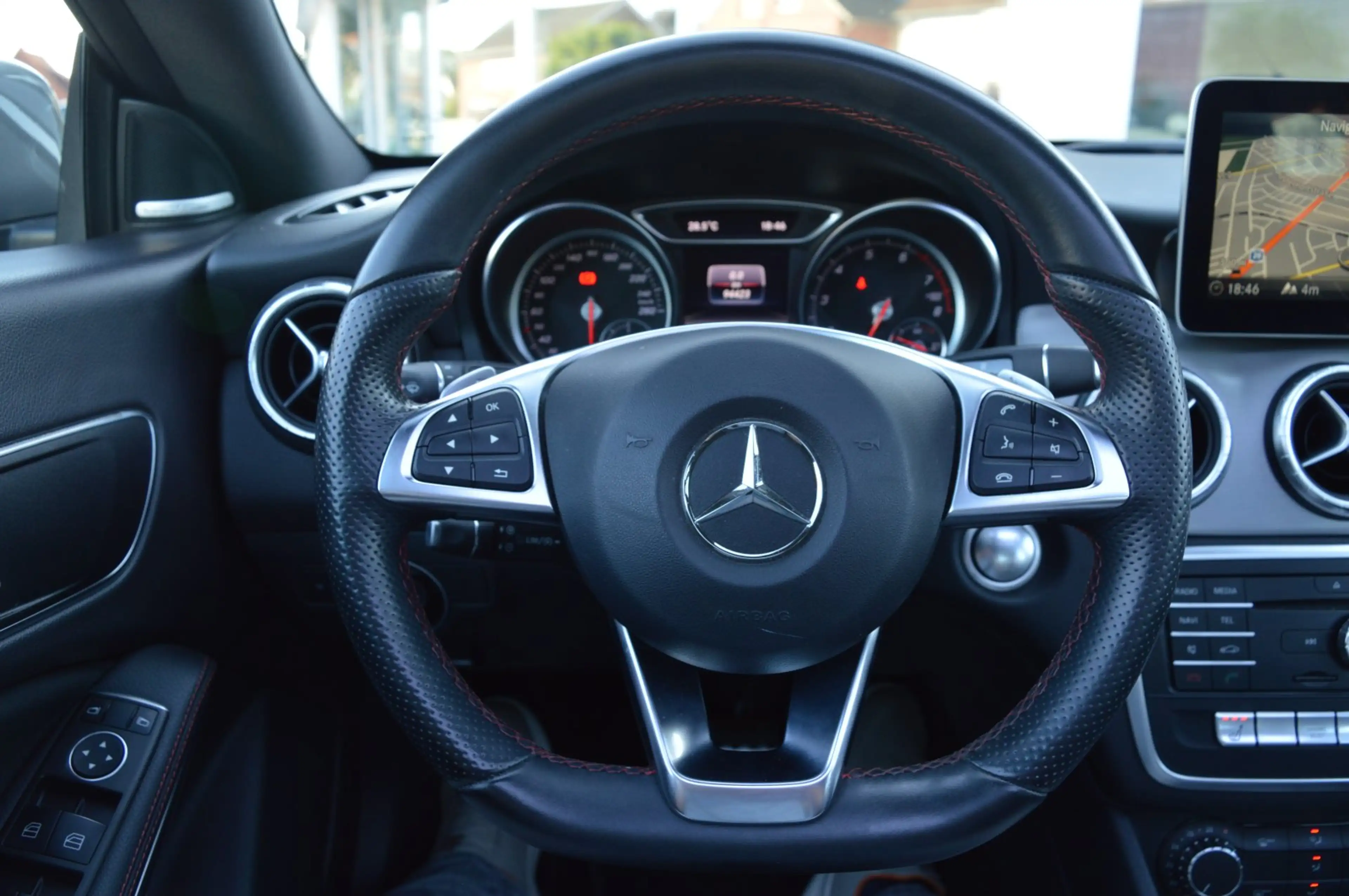 Mercedes-Benz CLA 220 4Matic Coupe 7G-Tronic AMG Line Pano/LED/Navi/Soun — photo 9