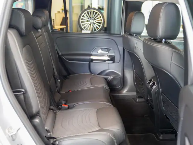 Mercedes-Benz EQB view 12