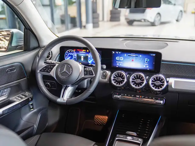 Mercedes-Benz EQB view 10