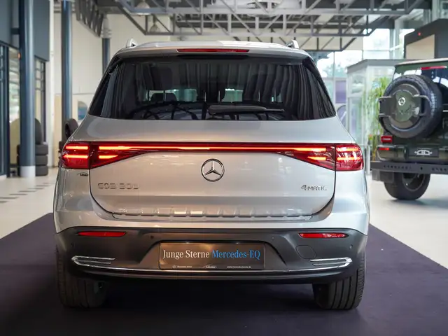 Mercedes-Benz EQB view 4