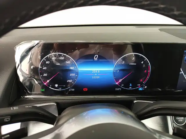 Mercedes-Benz GLB view 16
