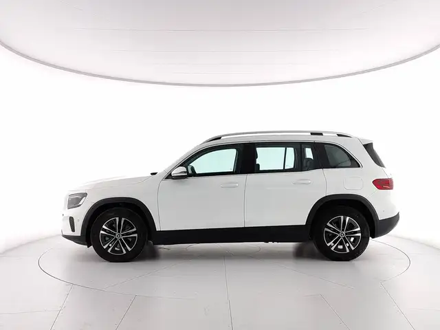 Mercedes-Benz GLB view 2