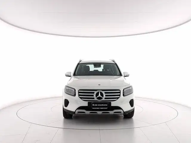 Mercedes-Benz GLB view 8