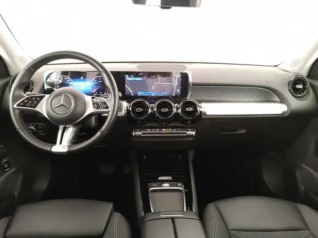 Mercedes-Benz GLB view 17