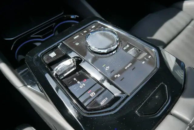 BMW 540 d xDrive *M-Paket Pro/AHK/M-Sitze/Standhzg./Adapt Fahrwerk Prof./B&W Sound/Sitzlüftung* Ansicht 23