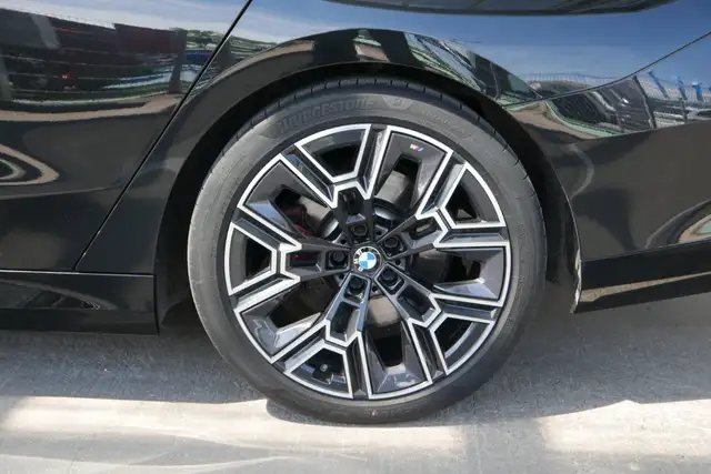 BMW 540 d xDrive *M-Paket Pro/AHK/M-Sitze/Standhzg./Adapt Fahrwerk Prof./B&W Sound/Sitzlüftung* Ansicht 4