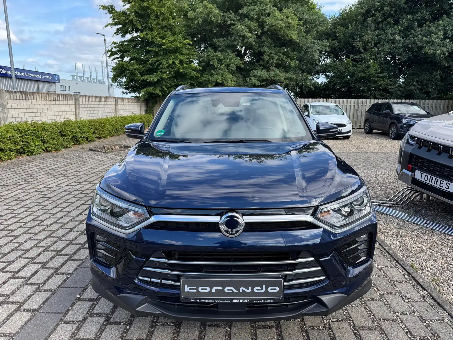 SsangYong Korando Onyx mit Automatik, AHK & Allwetter. Blau - 2