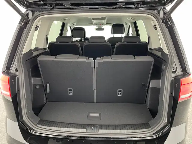 Volkswagen Touran view 8