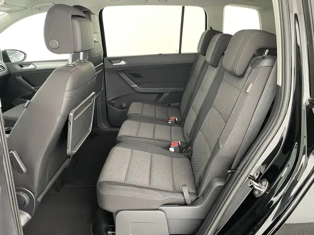 Volkswagen Touran view 12