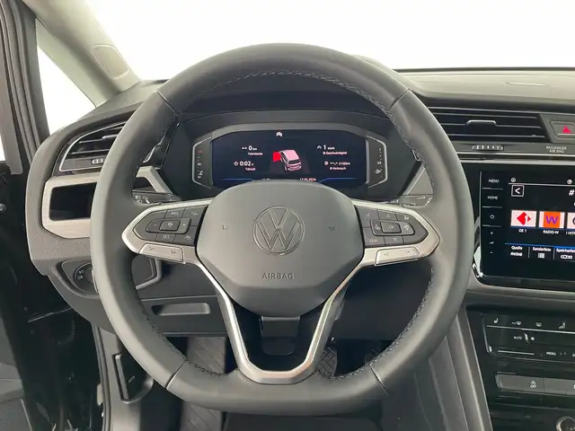 Volkswagen Touran view 15
