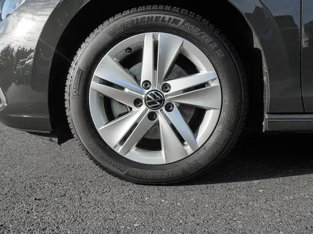 Volkswagen Golf view 7