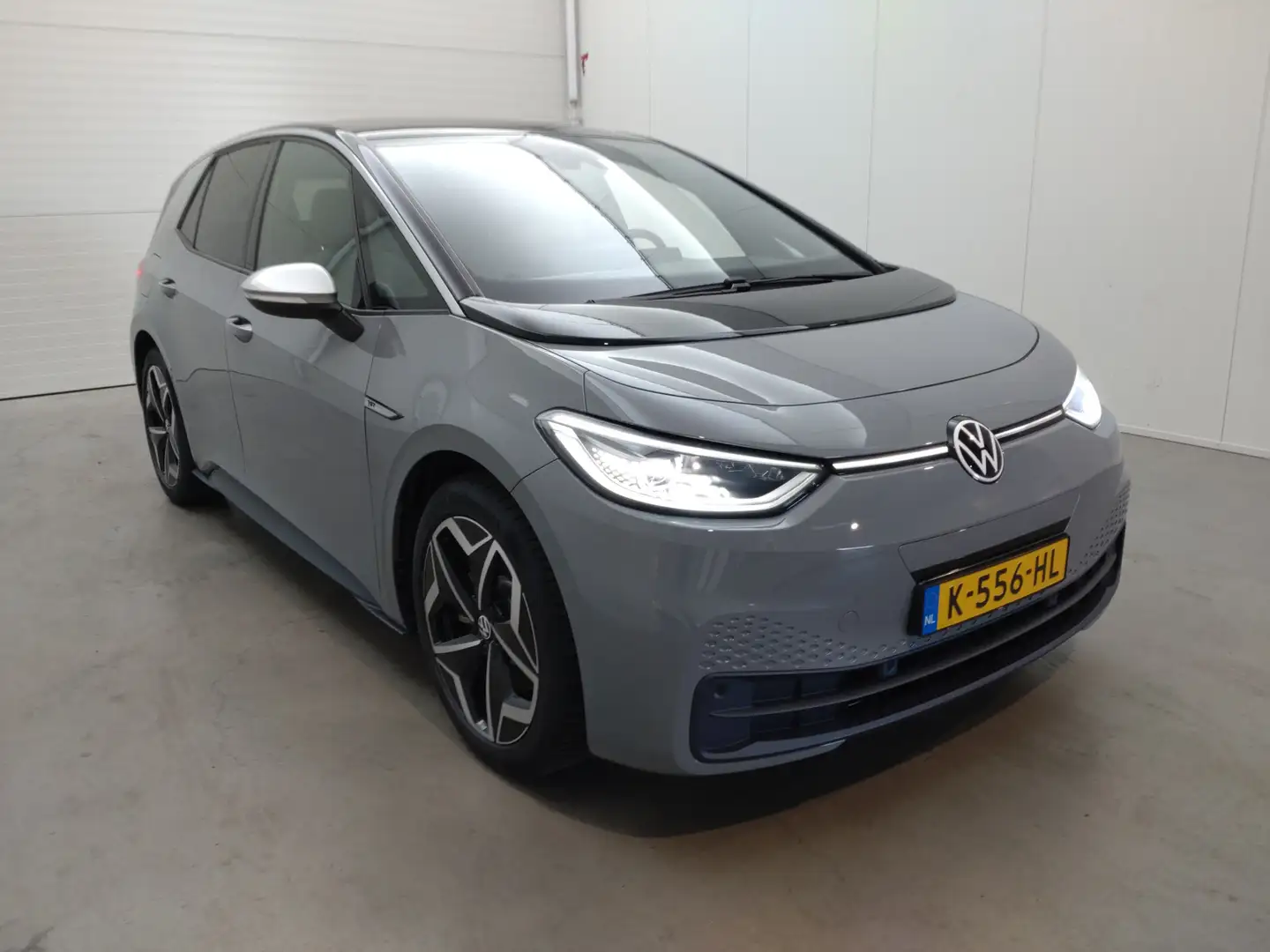 Volkswagen ID.3 First Plus 58 kWh | Verwacht | Navi | Stoelverwarm Grijs - 2