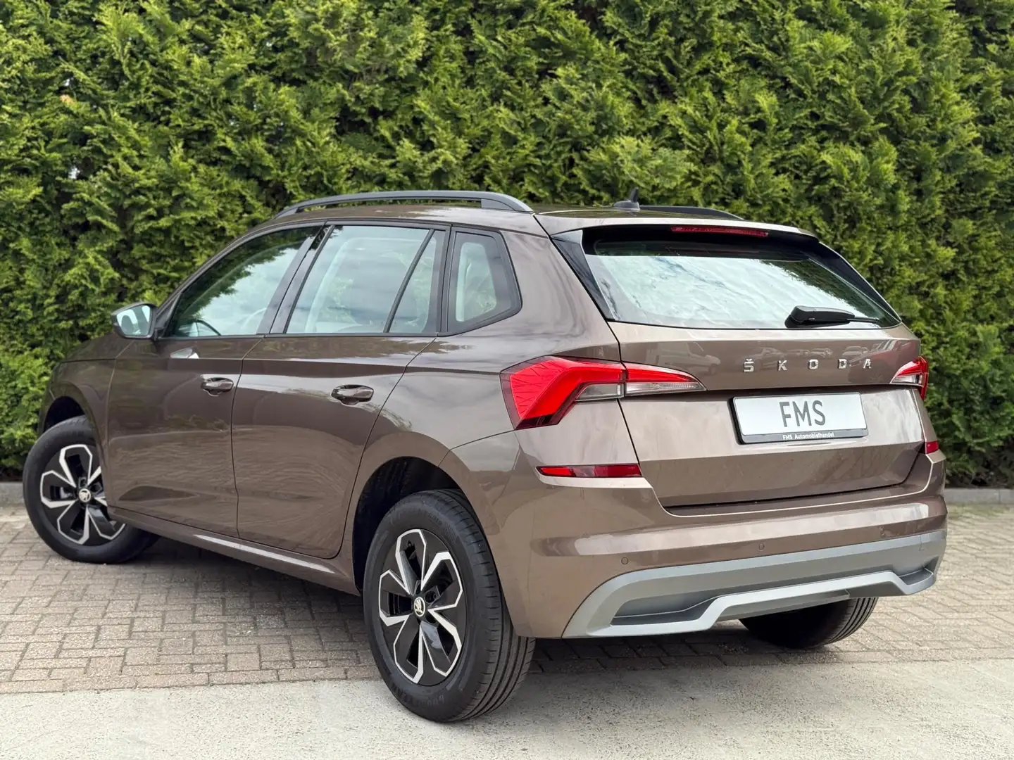 Skoda Kamiq 1.0 TSI Sport CarPlay Automaat Zwart - 2