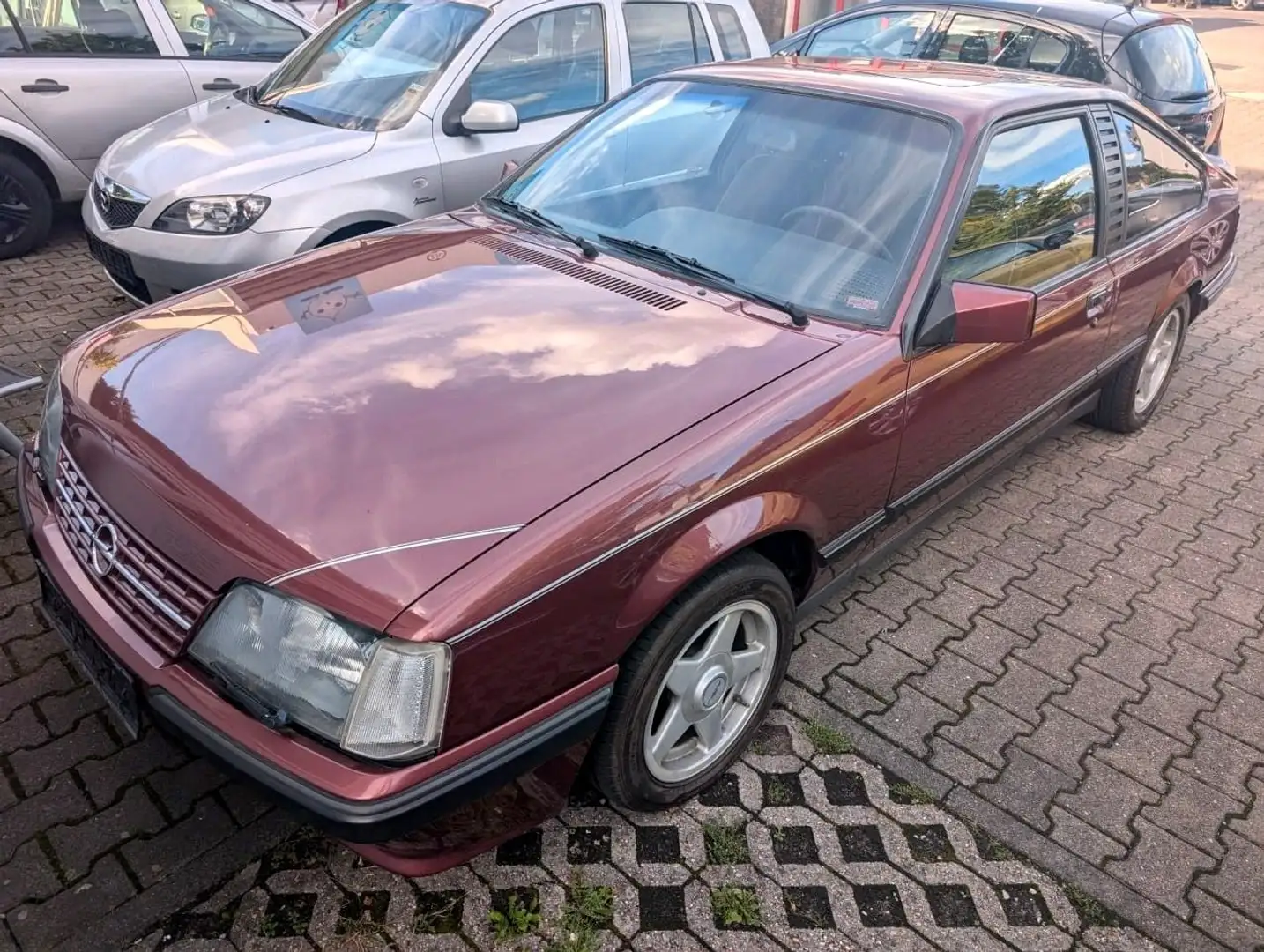 Opel Monza 3.0 GSE Automatik 179PS Coupe Rot - 1