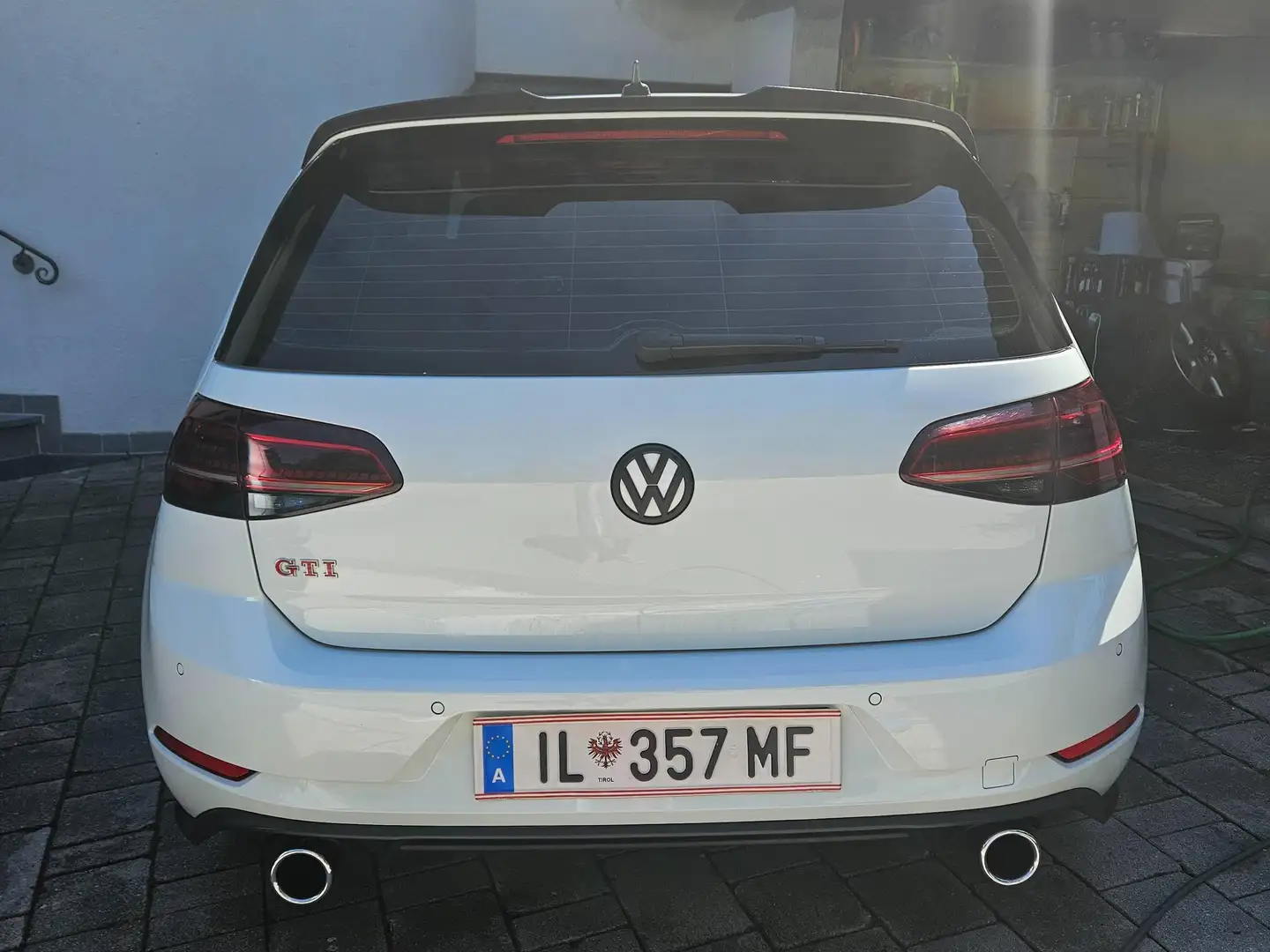 Volkswagen Golf GTI Golf GTI Performance 2,0 TSI DSG GTI Performance Weiß - 1