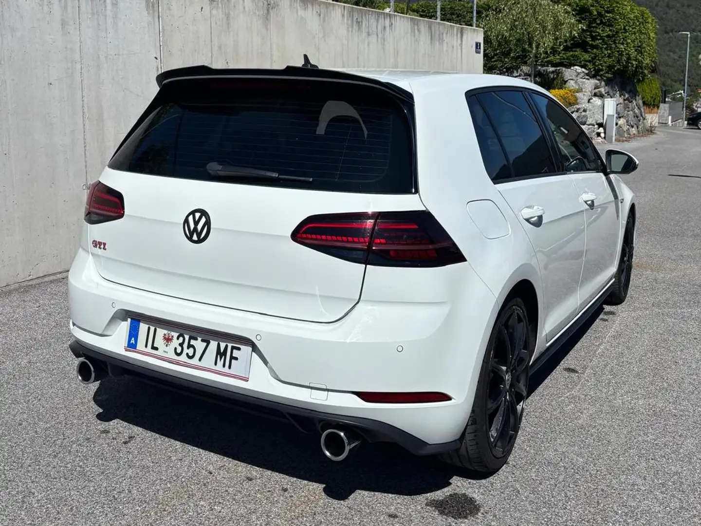 Volkswagen Golf GTI Golf GTI Performance 2,0 TSI DSG GTI Performance Weiß - 2