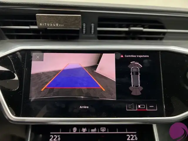 Audi A6 view 11