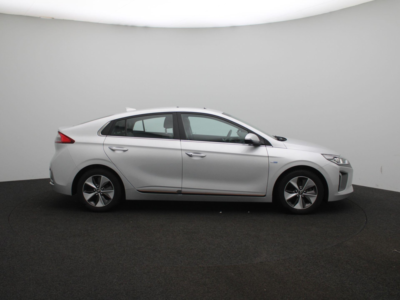 Hyundai IONIQ Premium EV | Schuifdak | Leder | Stoelverwarming | — photo 7