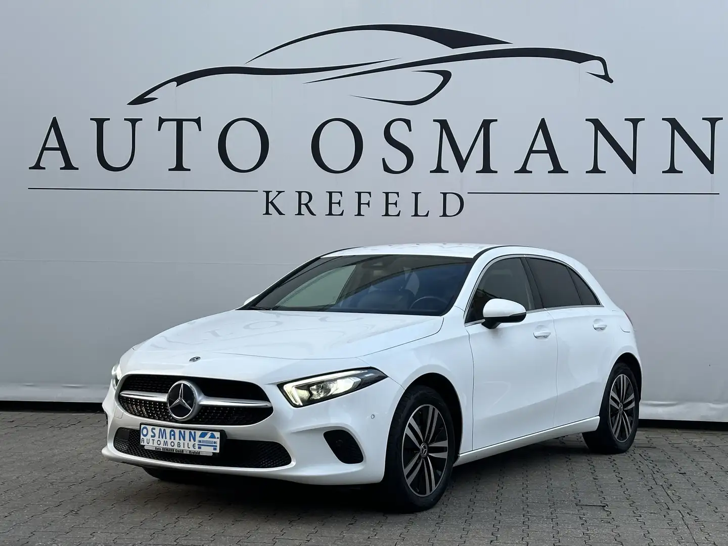 Mercedes-Benz A 250 e 8G-DCT Progressive LED RFK DAB Blanc - 1
