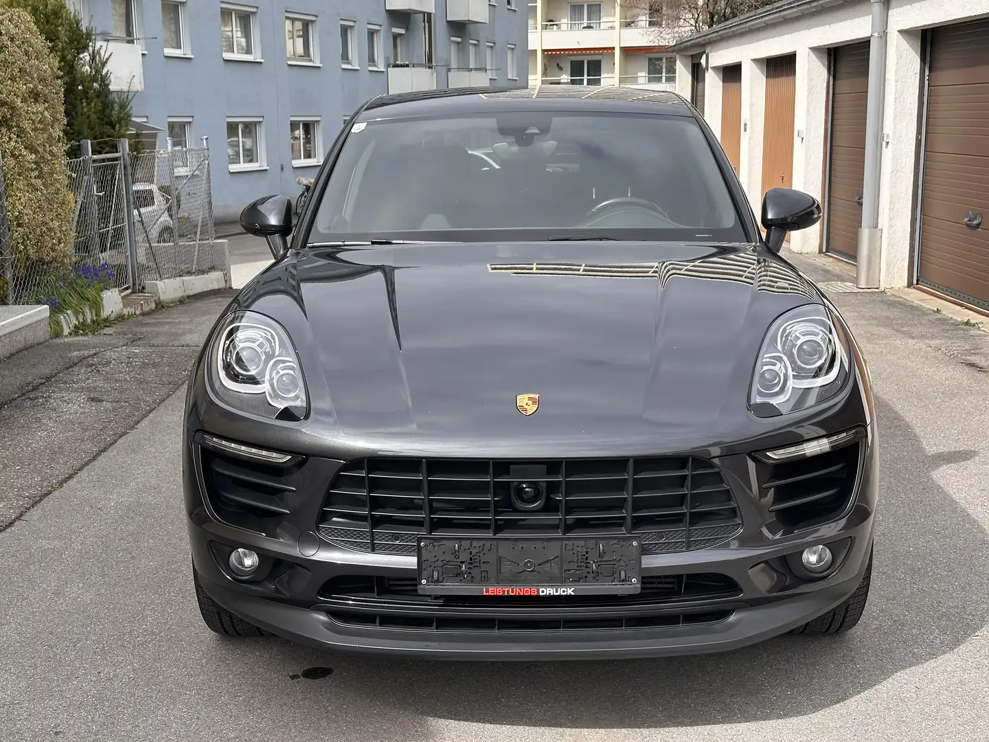 Porsche Macan S 3,0 20“ BiXenon Kurvenlicht AHK Sitzlüftung Navi Grau - 1