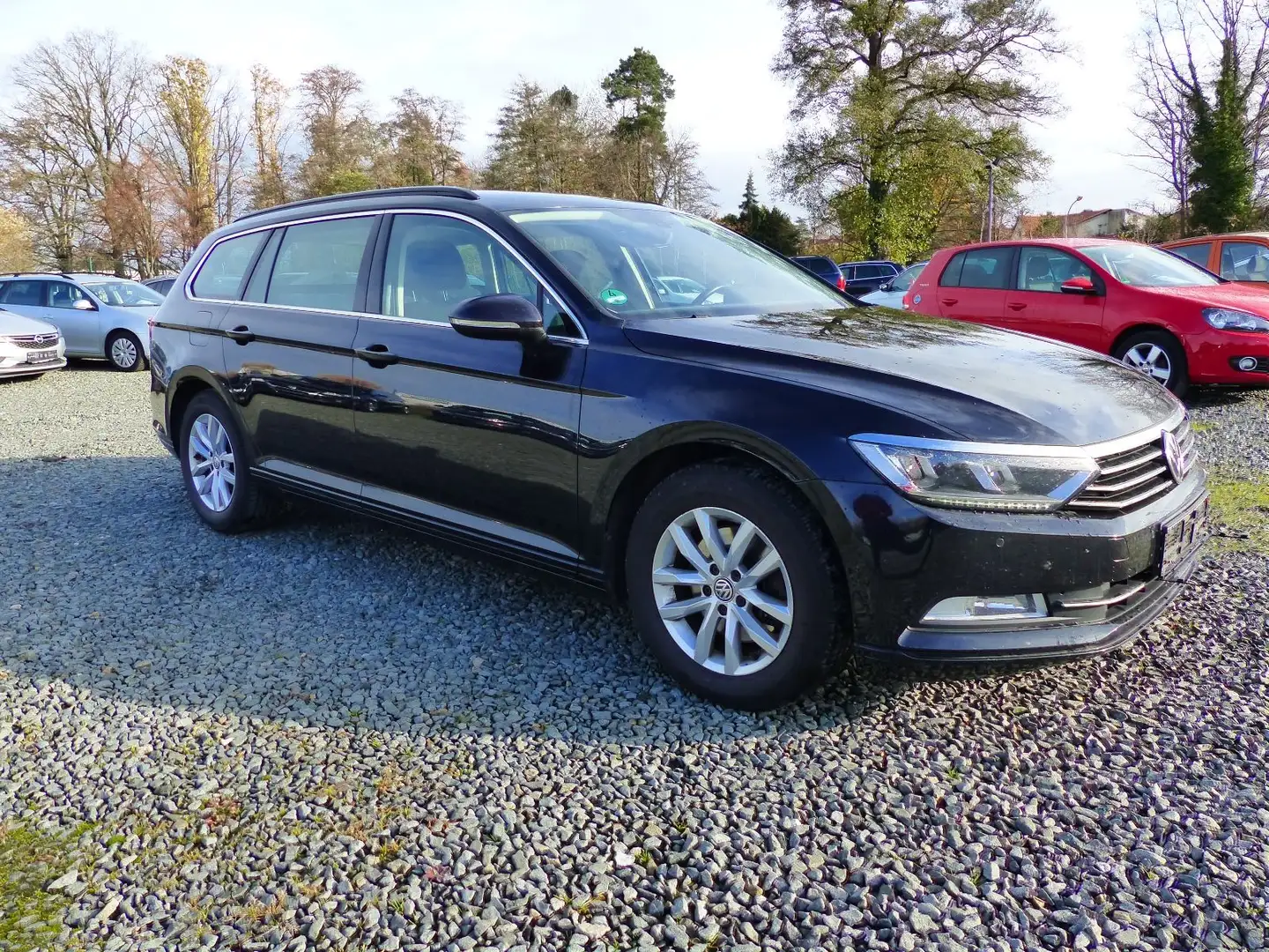 Volkswagen Passat Variant Comfortline*LED*AHZV*SHZG*Scheckh Schwarz - 1