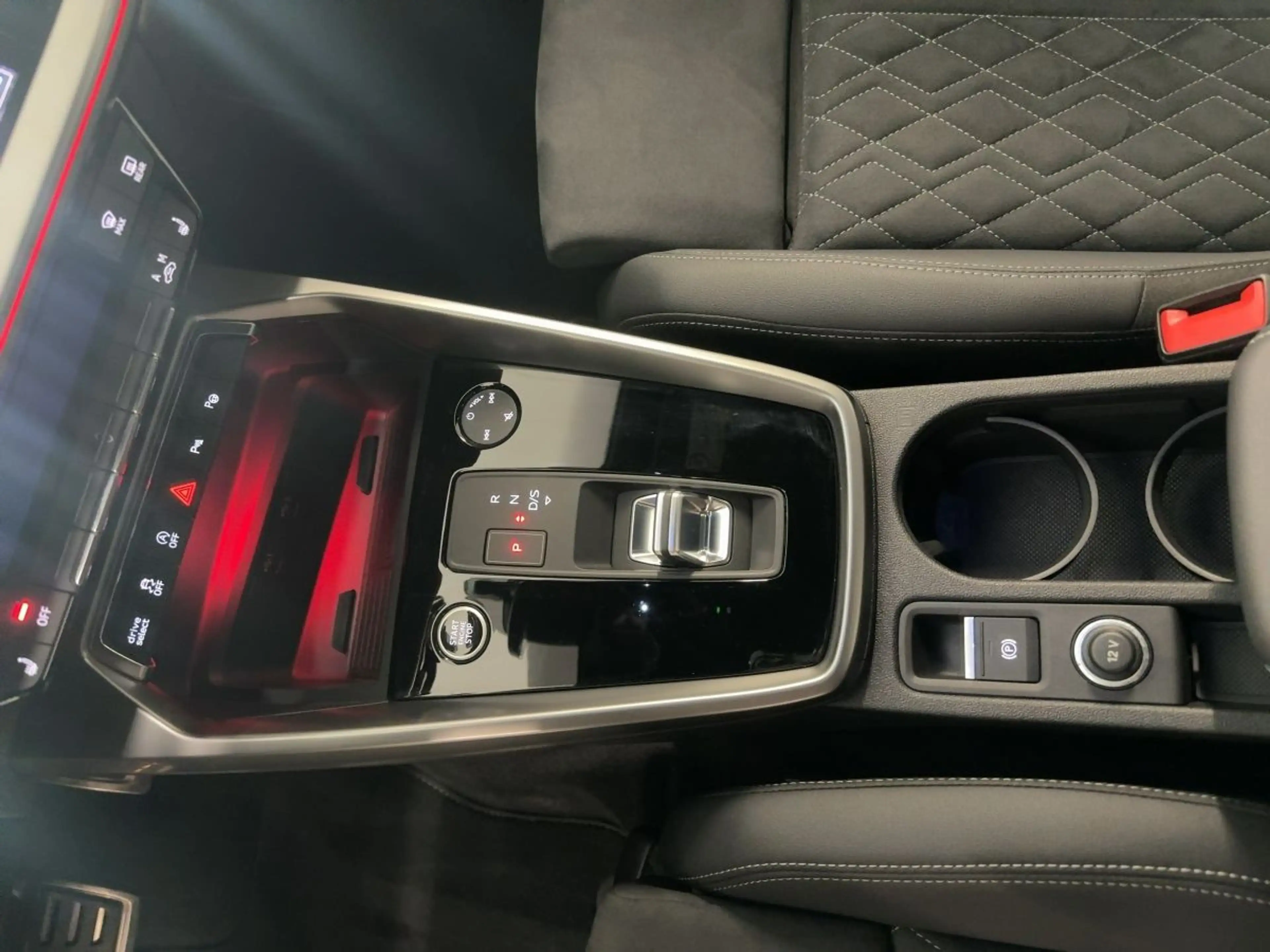 Audi A3 35 TFSI S line S tronic B&O Matrix — photo 15