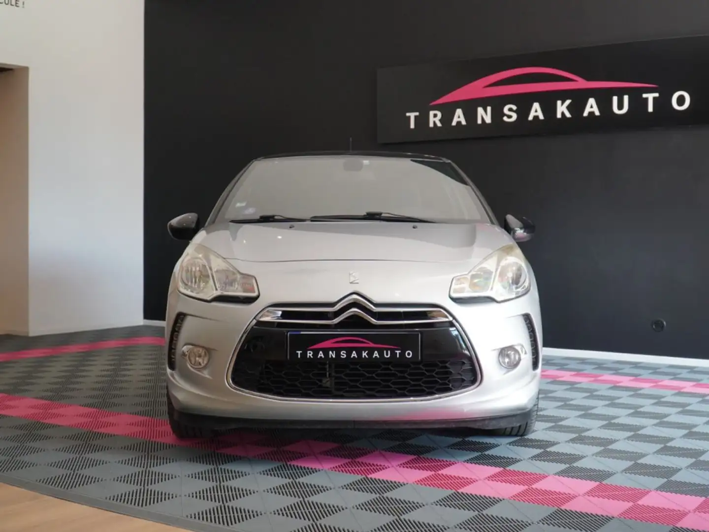 Citroen DS3 VTi 120 Airdream So Chic Gris - 2
