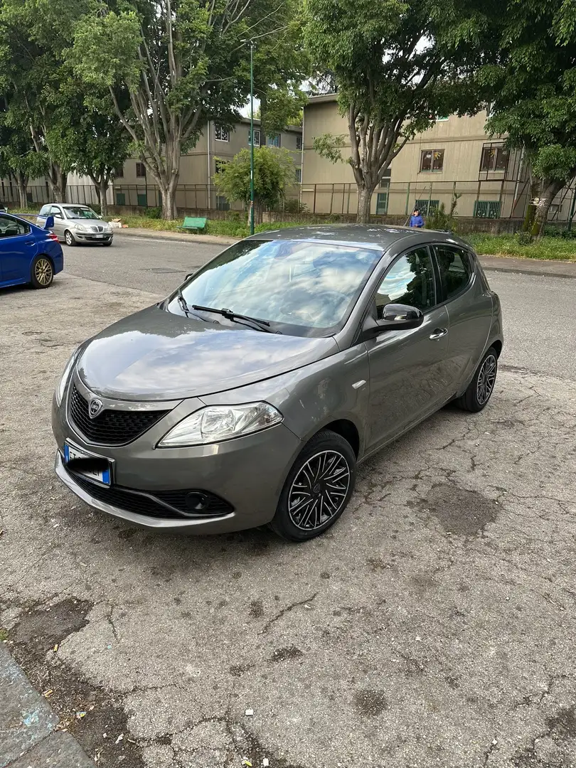 Lancia Ypsilon Gold - 2