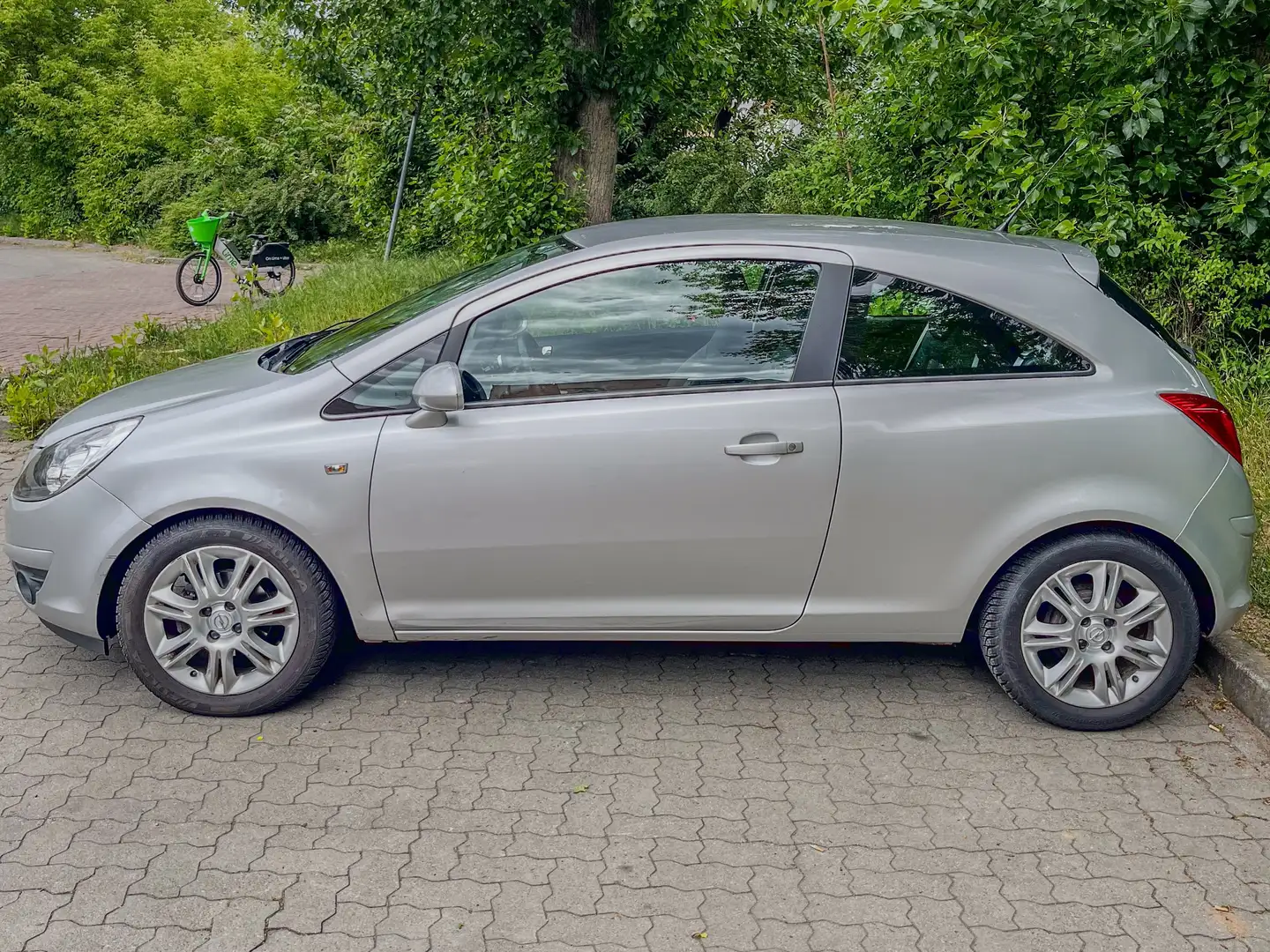 Opel Corsa D1.2 - Automatik, 97Tkm, TüV 10/26 Silber - 1