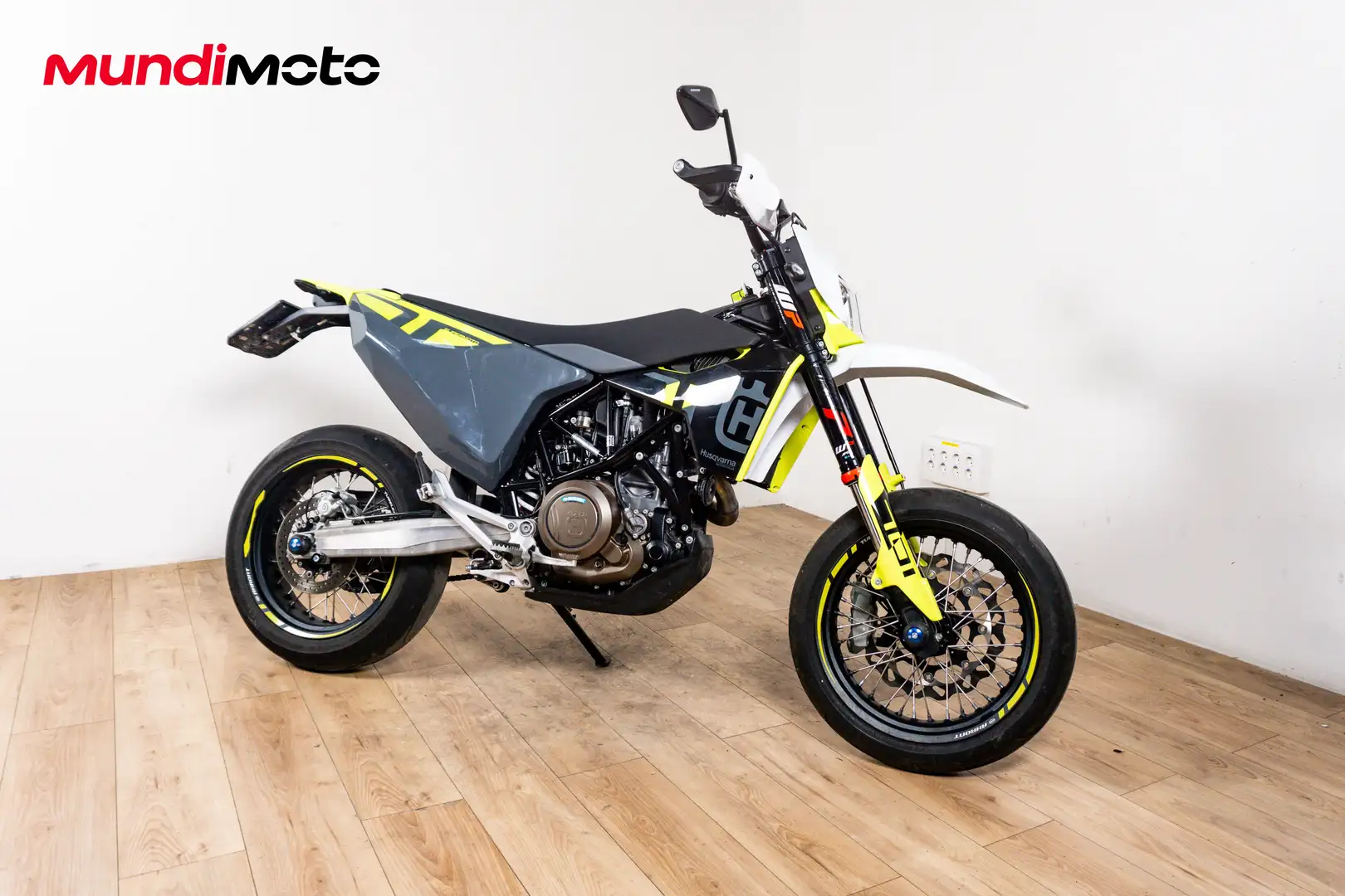Husqvarna 701 Supermoto - 2
