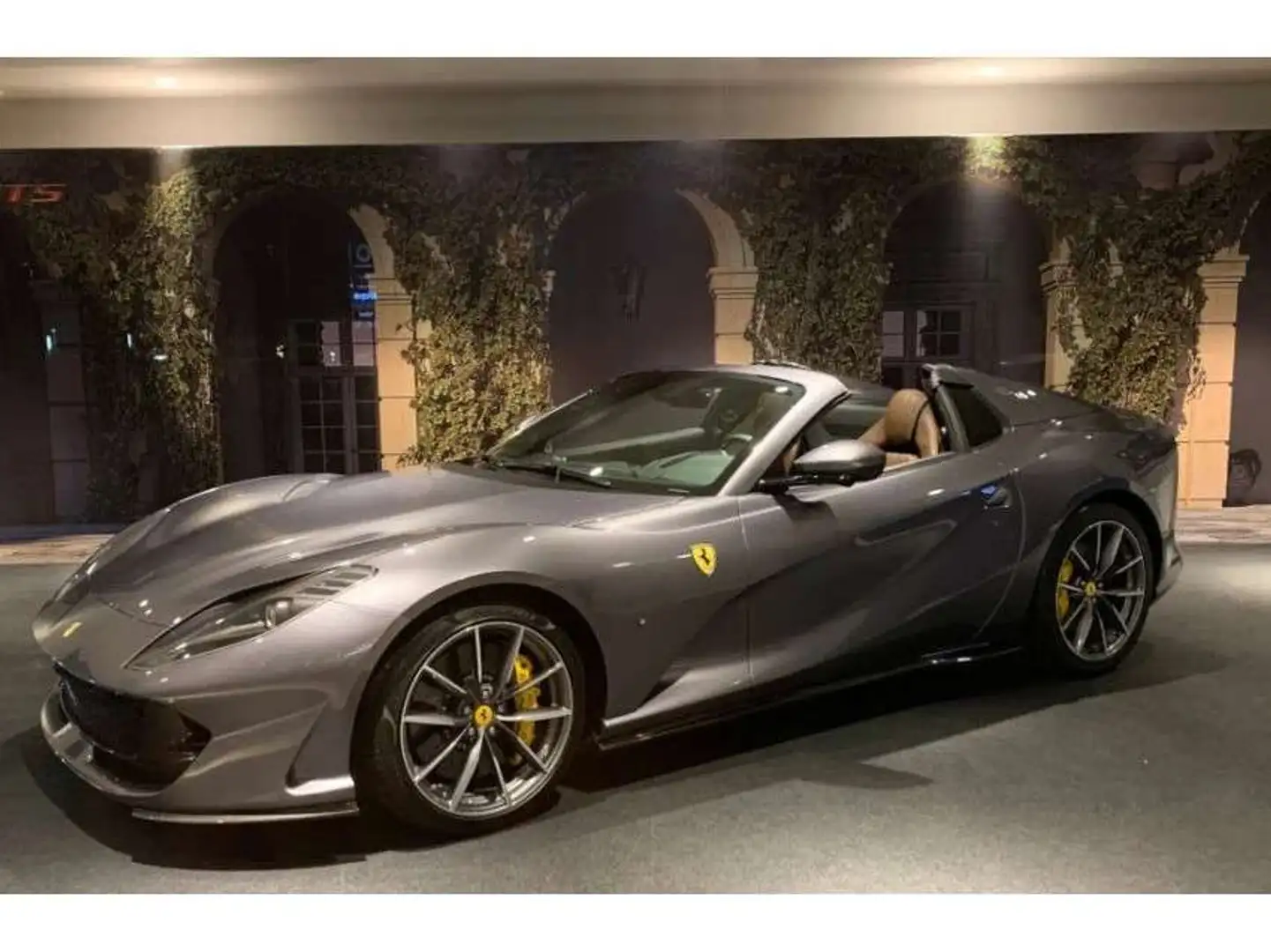 Ferrari 812 GTS 6.5 V12 800 CV FULL OPTIONS Gris - 1