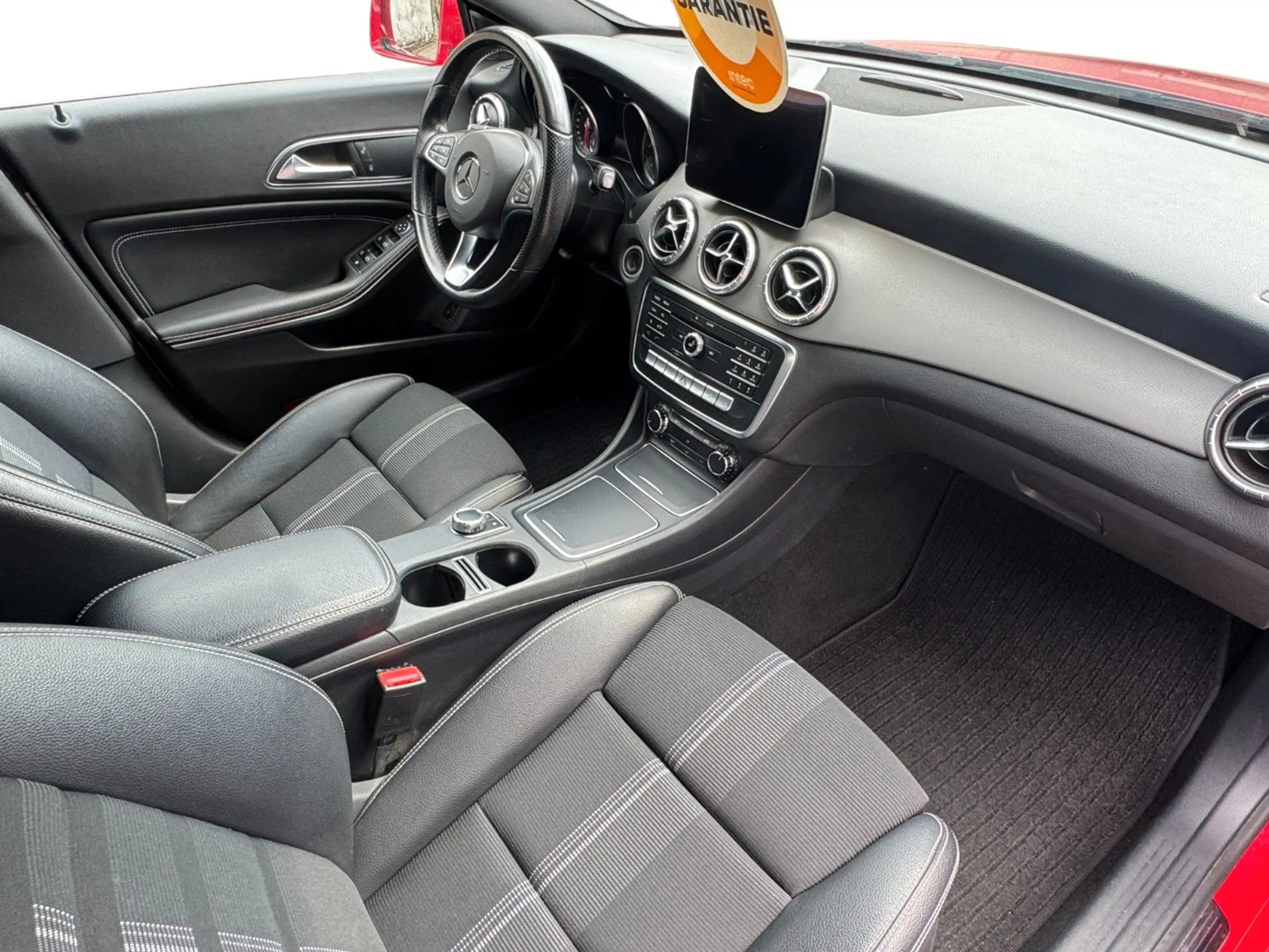 Mercedes-Benz CLA 200 *Urban*Navi*ParkAssist* — photo 14