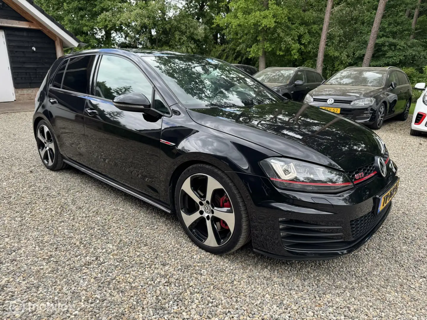 Volkswagen Golf GTI 2.0 TSI Performance Automaat Zwart - 2