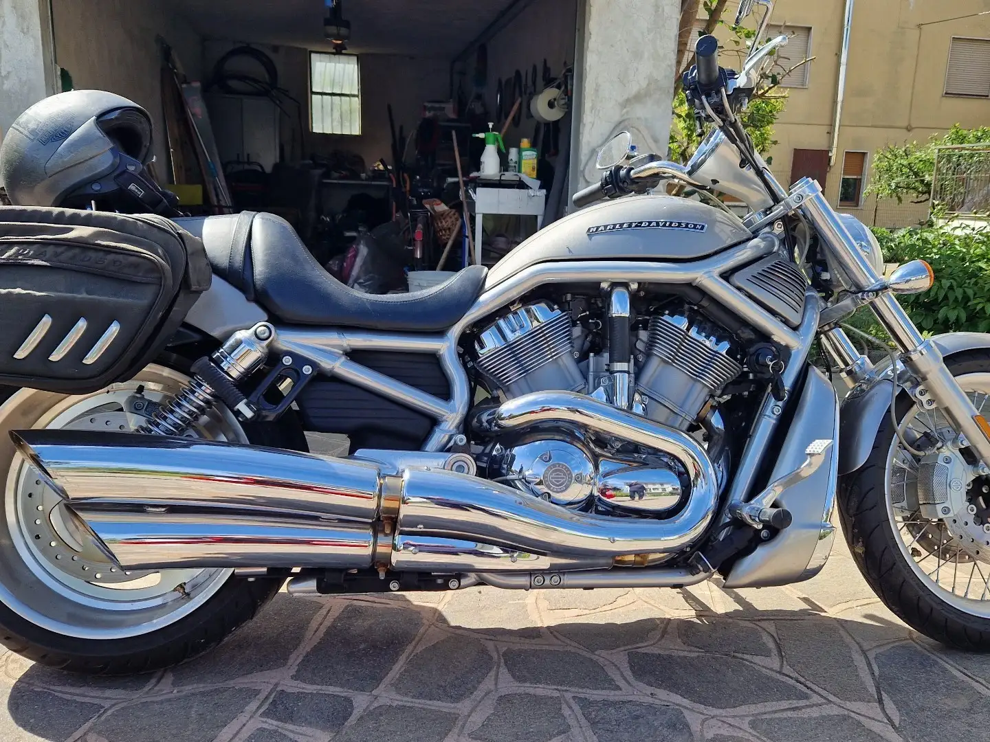 Harley-Davidson Pan America fat boy Stříbrná - 1