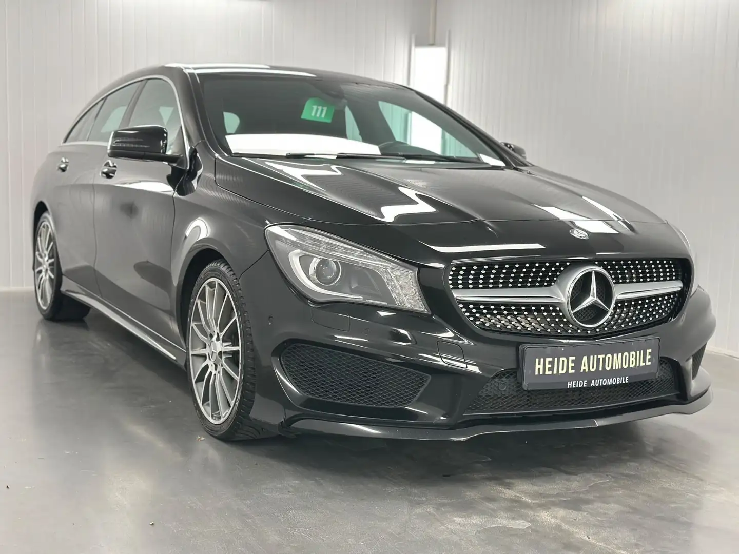 Mercedes-Benz CLA 220 Shooting Brake Amg-Line Automatik Schwarz - 2