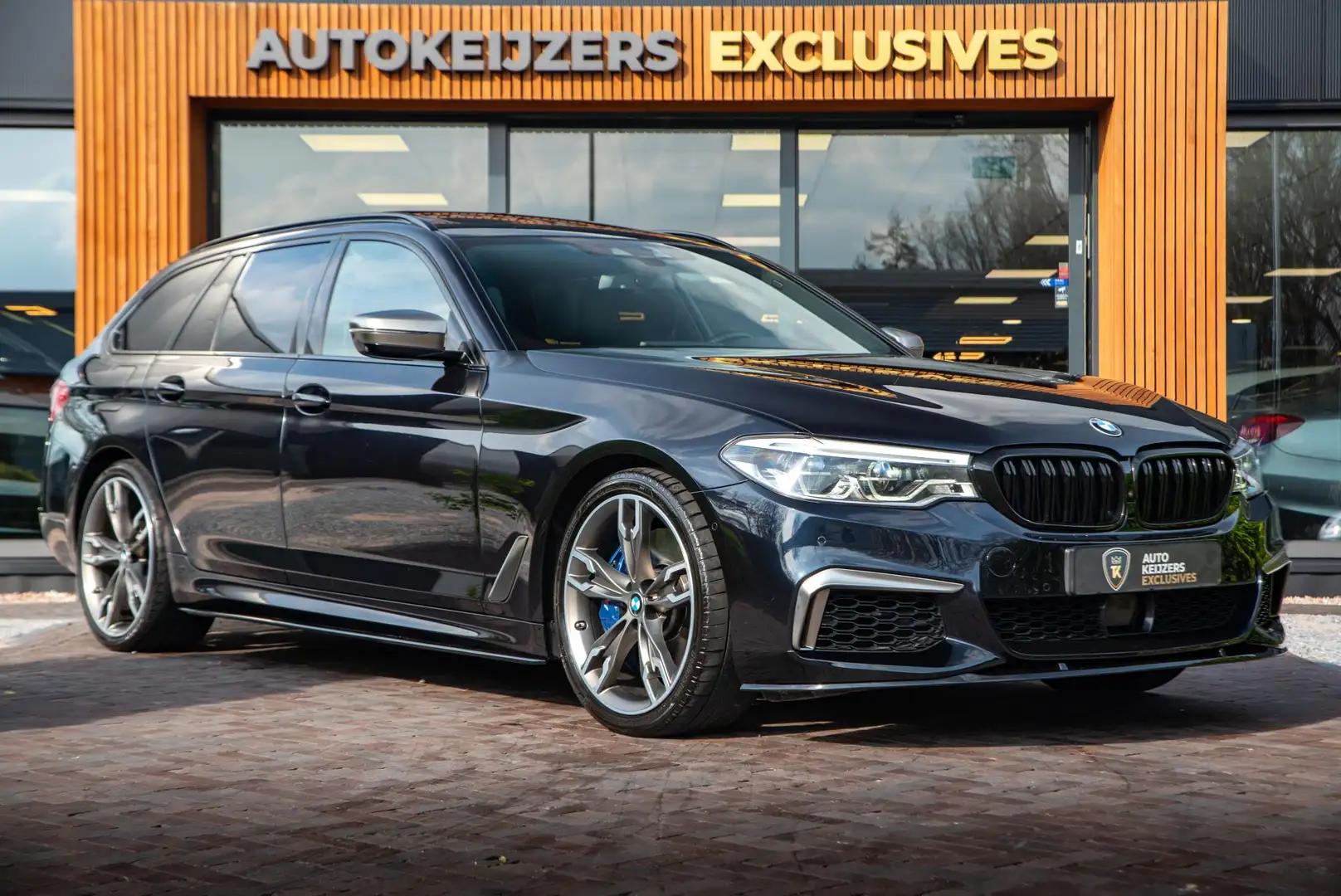 BMW M550 5-serie Touring M550d xDrive High Executive Panoda Noir - 1