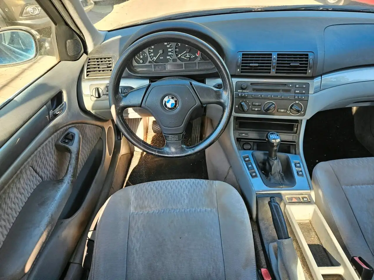 BMW 320 i, foto 9