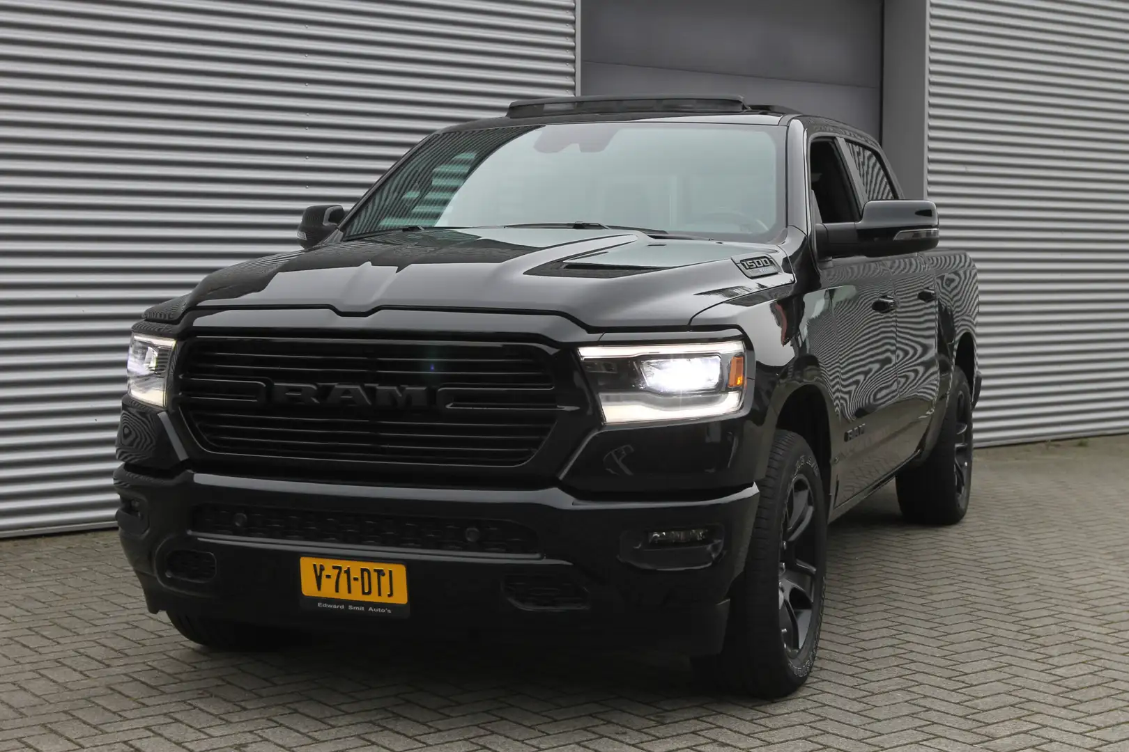 Dodge RAM 1500 5.7 V8 4x4 Crew Cab Sport I LPG I CARPLAY I C Noir - 2