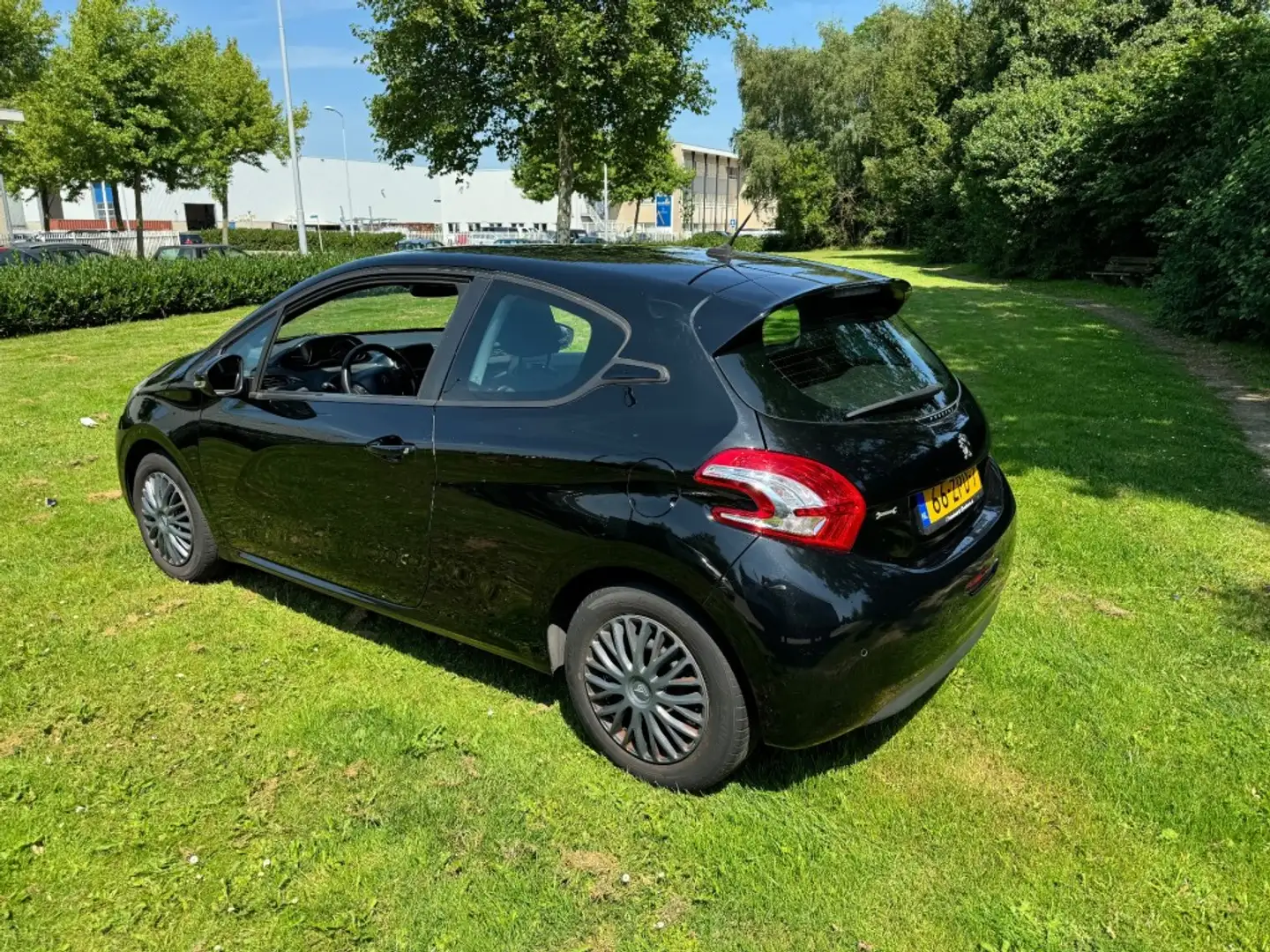 Peugeot 208 1.2 3drs meeneem/exportprijs - tekst lezen! Schwarz - 2