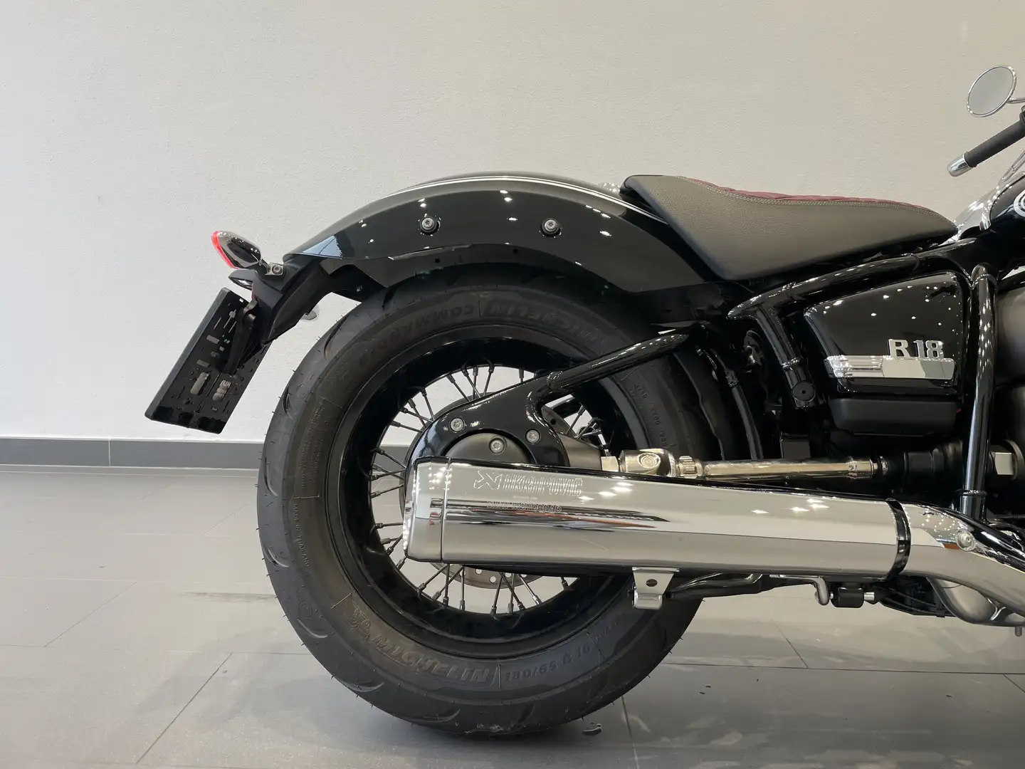BMW R 18 100 Jahre Noir - 2