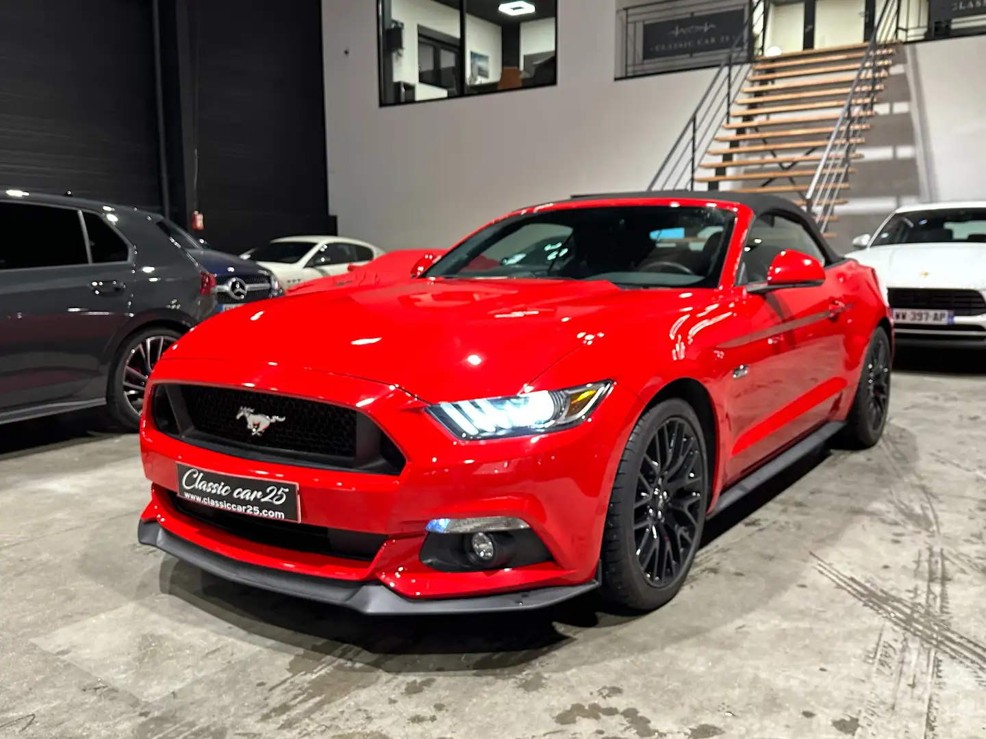 Ford Mustang Convertible V8 5.0 421 GT Rouge - 1