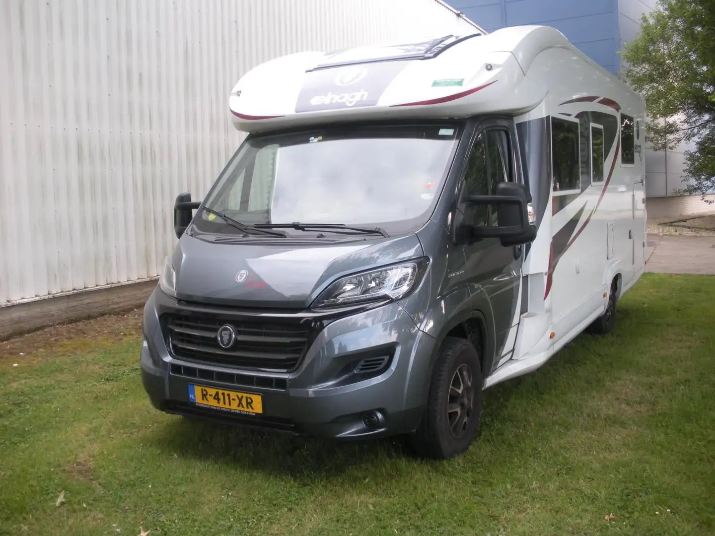 Elnagh T-LOFT 591 73FRB1 Luxe camper 5 persoons Weiß - 2