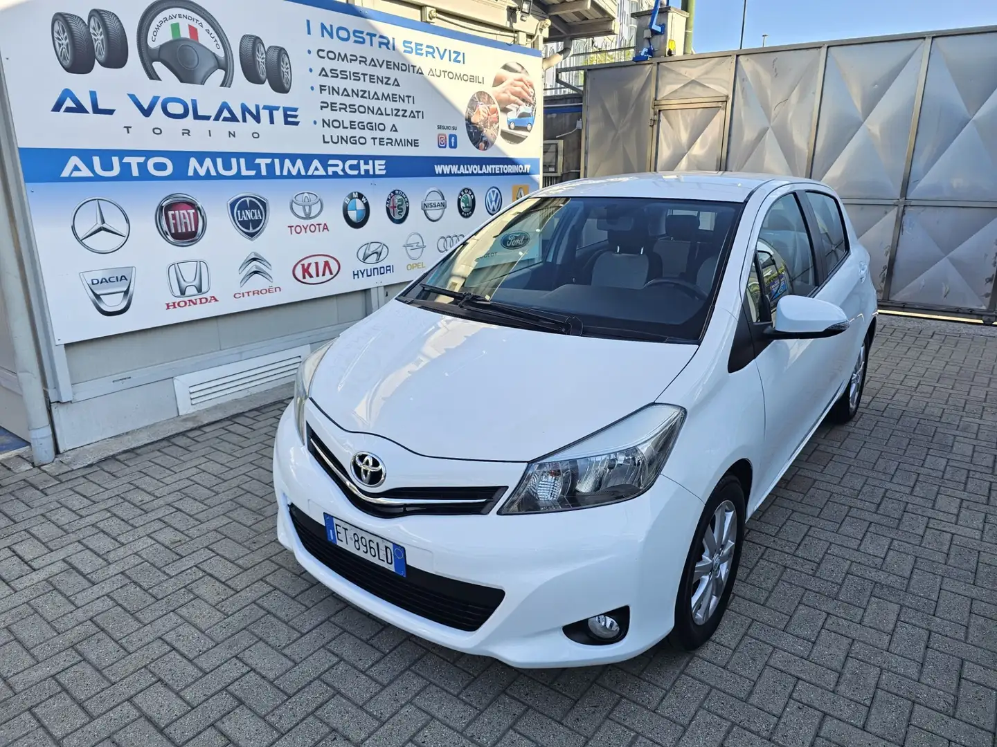 Toyota Yaris Yaris 1.0 5 porte Lounge Bianco - 1