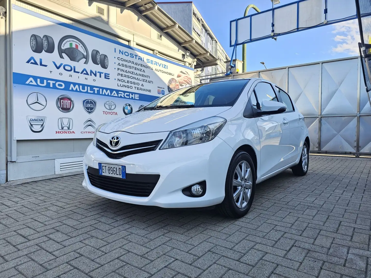 Toyota Yaris Yaris 1.0 5 porte Lounge Bianco - 2