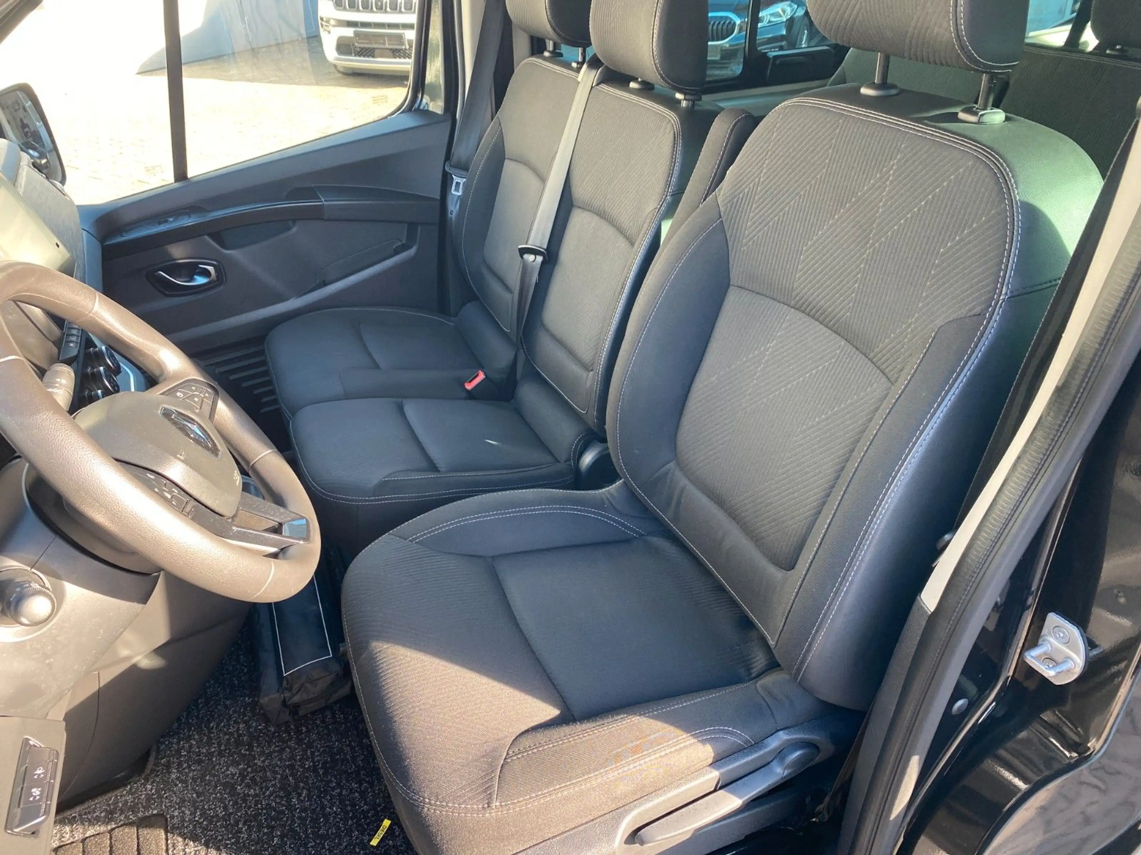 Renault Trafic Combi L2H1 3,0t  Life LED Kamera — photo 6