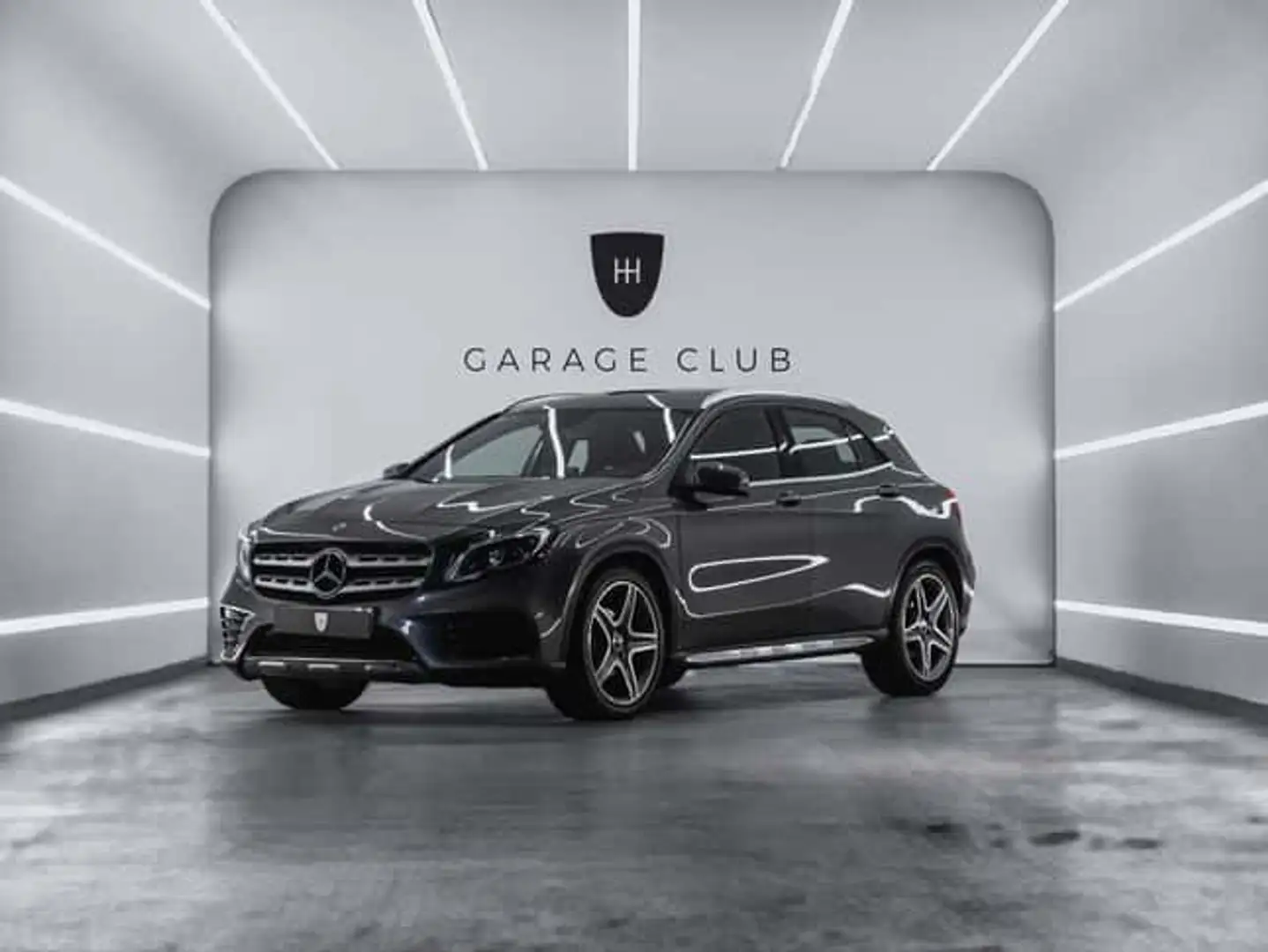 Mercedes-Benz GLA 180 7G-DCT Gris - 1