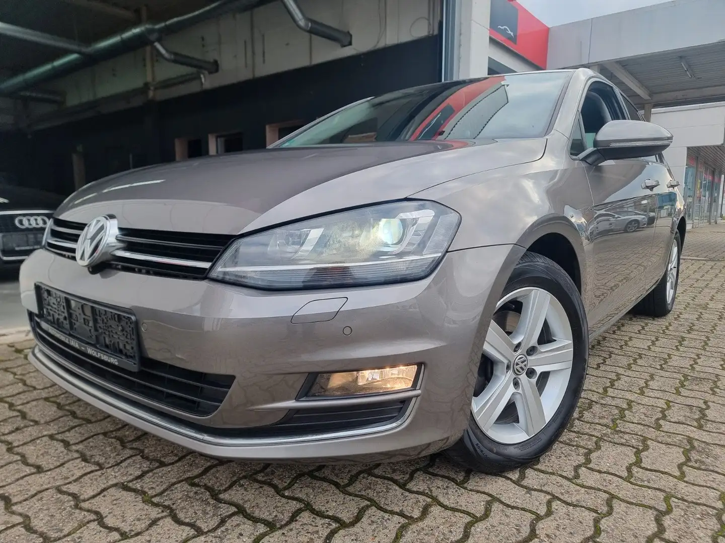 Volkswagen Golf 1.4 16V Highline BMT/Xenon/AHK/8x Bereift/S Grau - 2