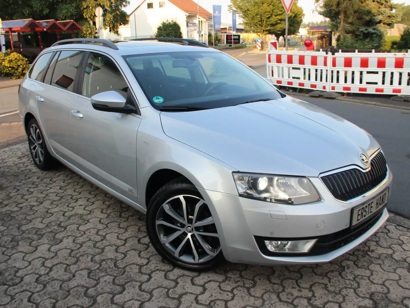 Skoda Octavia Edition Grau - 1