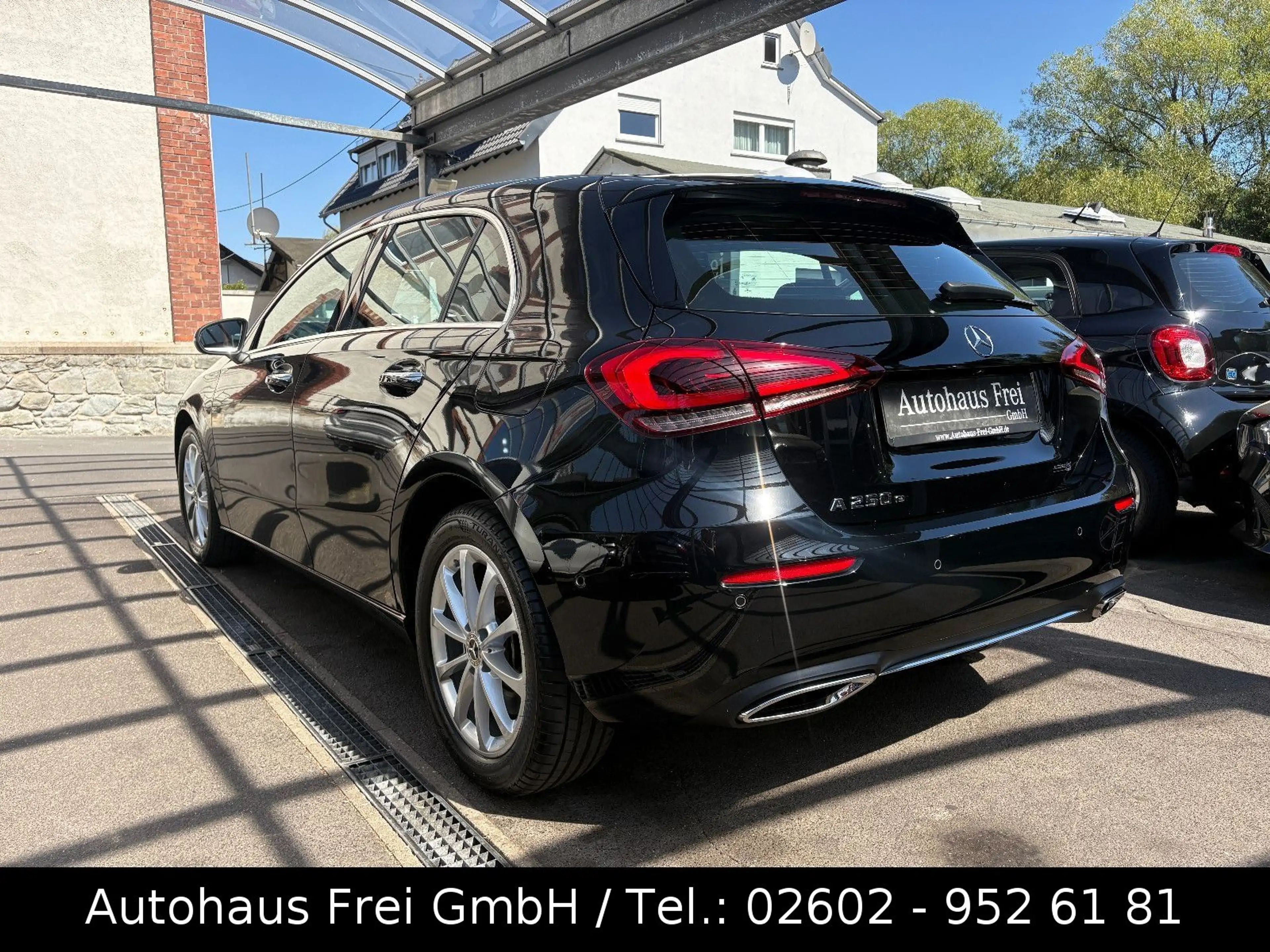 Mercedes-Benz A 250 e Progressive 1-HAND*LED*TEILLEDER*NAVI* — photo 7